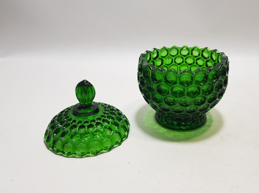 NADİR RENKTE OSMANLI DÖNEMİ KABARTMA İŞÇİLİKLİ KAPAKLI MACUNLUK