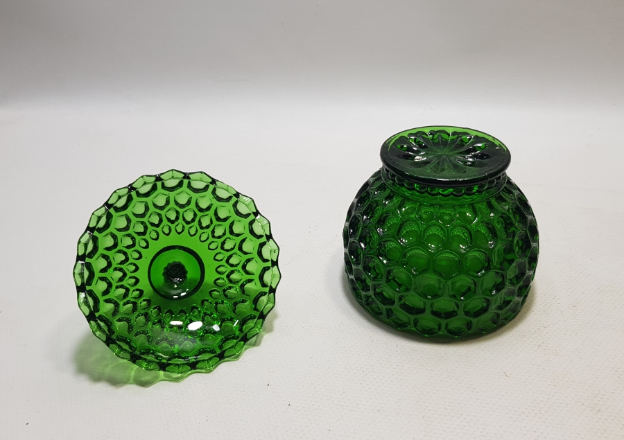 NADİR RENKTE OSMANLI DÖNEMİ KABARTMA İŞÇİLİKLİ KAPAKLI MACUNLUK