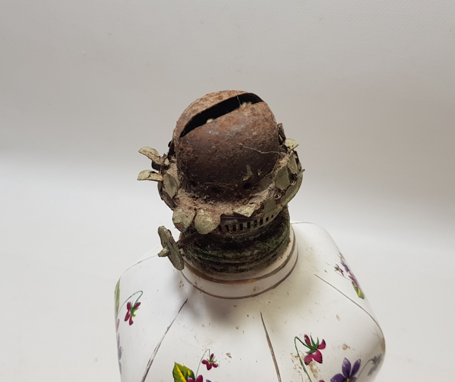 ANTİKA PORSELEN GAZ LAMBASI