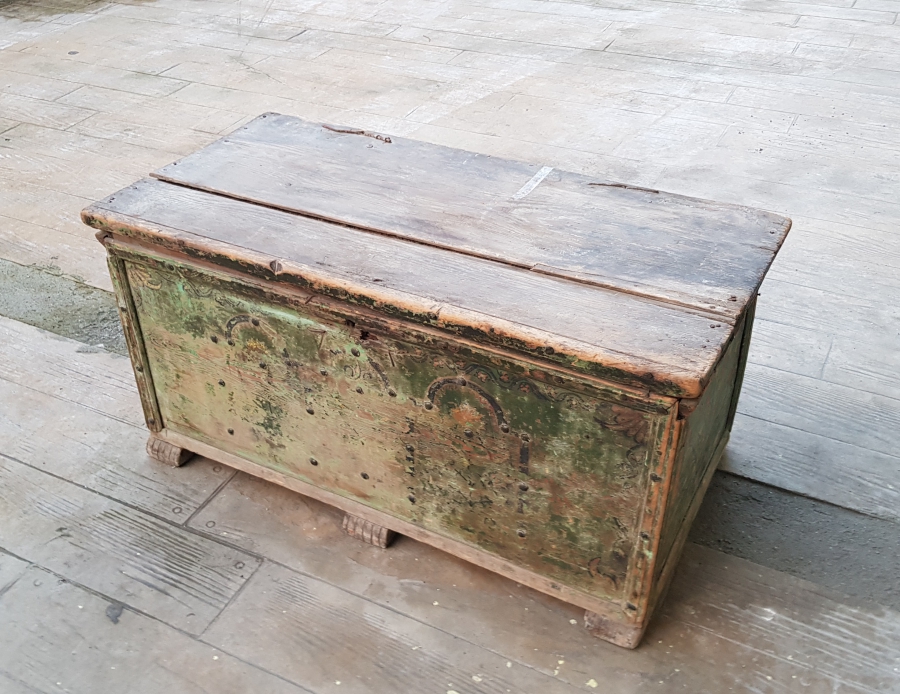 OSMANLI DÖNEMİ KÖK BOYALI VE FİL AYAKLI NADİR SANDIK