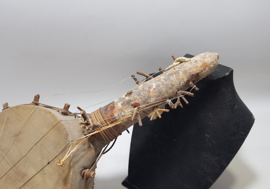 EL YAPIMI ANTİKA ÇALGI ALETİ