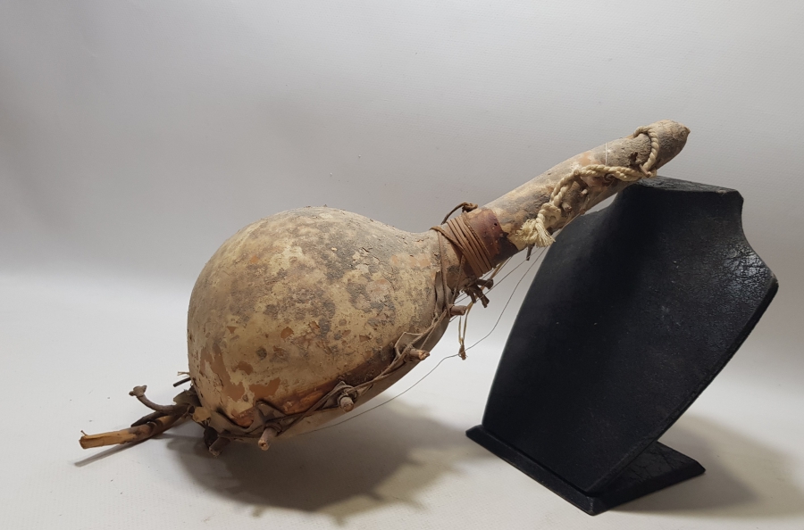 EL YAPIMI ANTİKA ÇALGI ALETİ