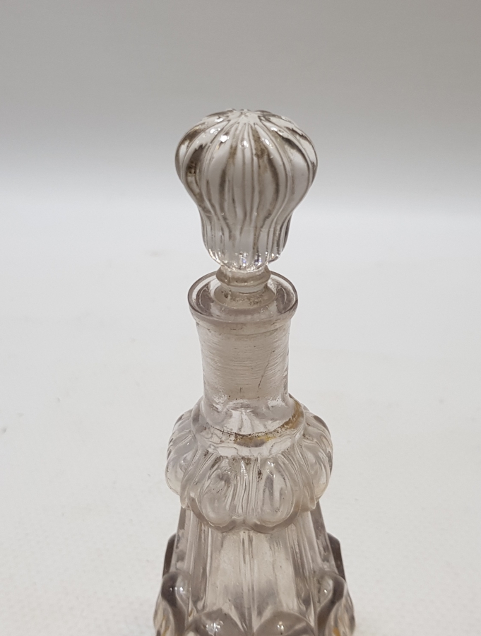 OSMANLI DÖNEMİ NADİR FORMDA ALTIN VARAKLI BEYKOZ İŞİ KOKU ŞİŞESİ