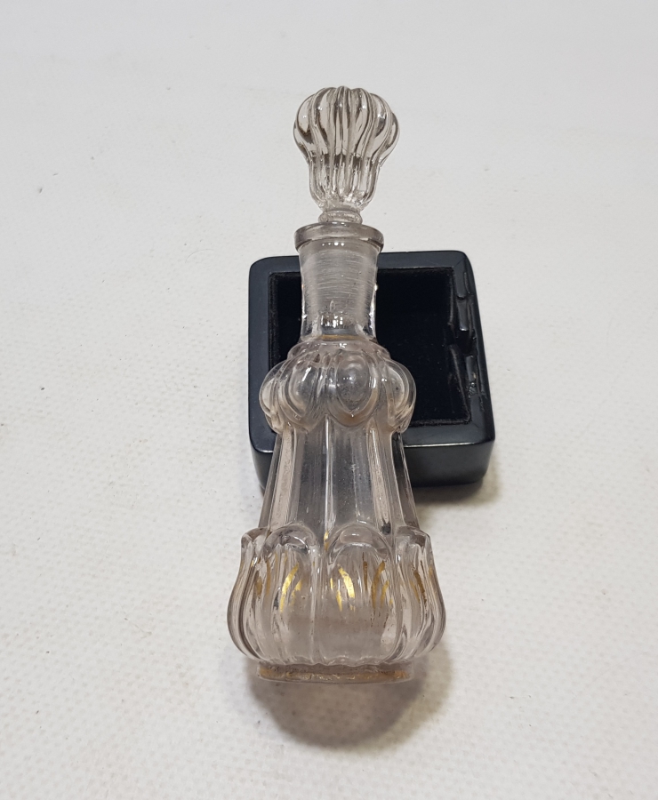 OSMANLI DÖNEMİ NADİR FORMDA ALTIN VARAKLI BEYKOZ İŞİ KOKU ŞİŞESİ