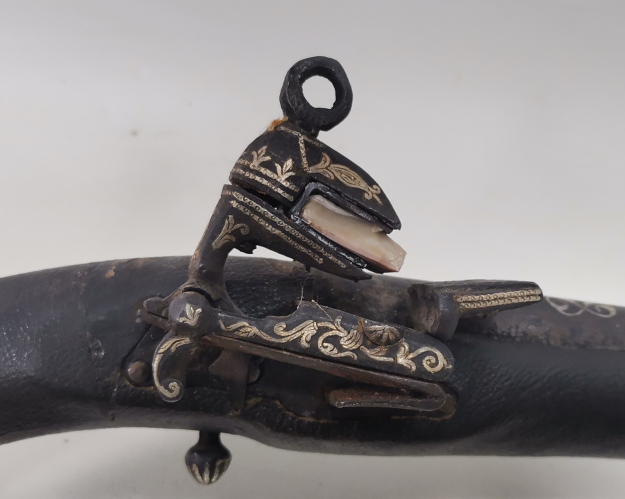 OSMANLI DÖNEMİ GÜMÜŞ ÇAKMA İŞÇİLİKLİ NADİR FORMDA PİŞTOV