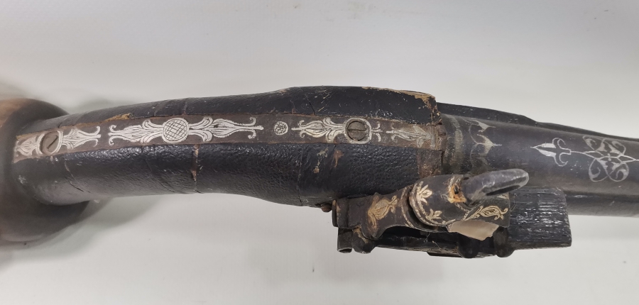 OSMANLI DÖNEMİ GÜMÜŞ ÇAKMA İŞÇİLİKLİ NADİR FORMDA PİŞTOV