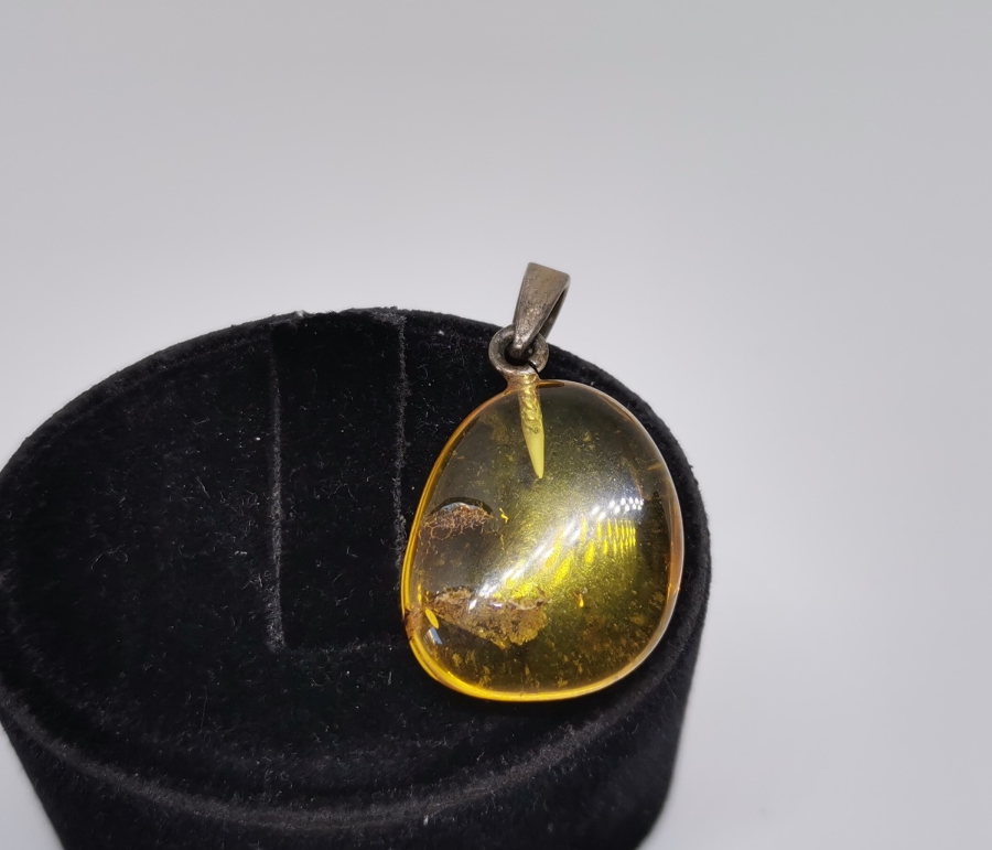 GÜMÜŞ APLİKLİ DAMLA KEHRİBAR KOLYE UCU