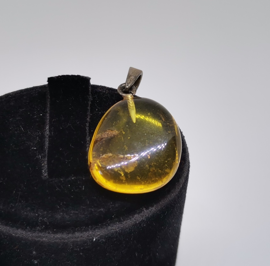 GÜMÜŞ APLİKLİ DAMLA KEHRİBAR KOLYE UCU