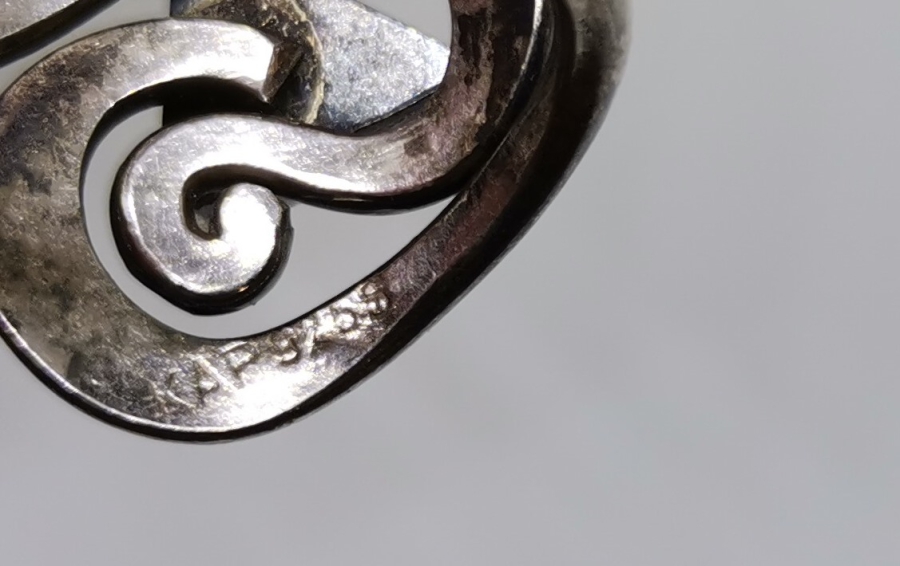 ÖZEL DİZAYN AKİK TAŞLI GÜMÜŞ YÜZÜK