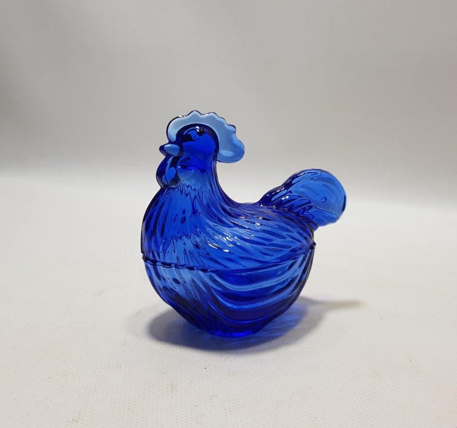 NADİR RENKTE HOROZ FİGÜRLÜ ANTİKA KAPAKLI ŞEKERLİK