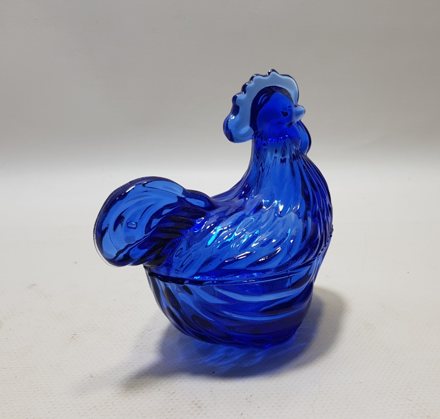 NADİR RENKTE HOROZ FİGÜRLÜ ANTİKA KAPAKLI ŞEKERLİK