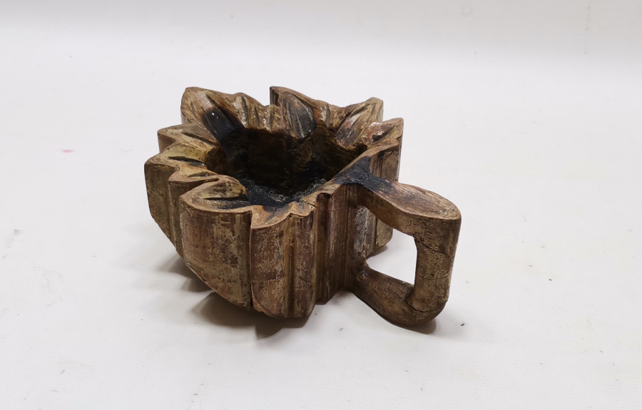 EL OYMA ARKASI YAZILI ÇINAR YAPRAĞI FORMUNDA AHŞAP ÇAMÇAK