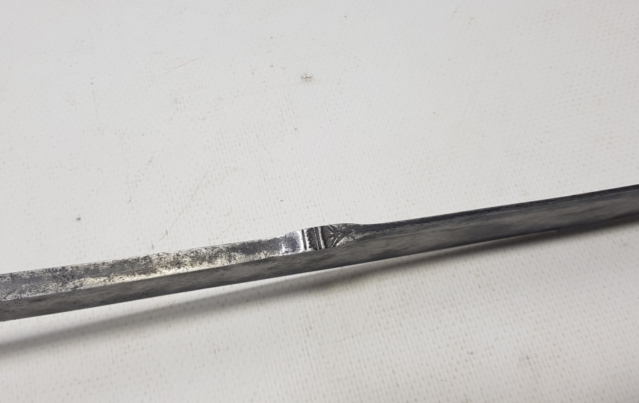 1800 BAŞLARI BOYNUZ SAPLI ÇELİĞİ TÜRK BURGUSU YENİÇERİ PALASI