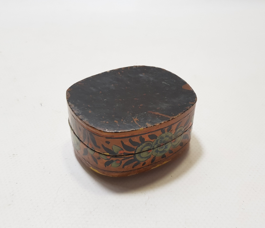 ALTIN VARAKLI VE EL BOYAMA KAPAKLI PAPİER MACHE TESPİH KUTUSU