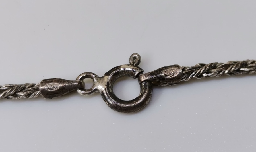 GÜMÜŞ ZİNCİRLİ VE DOĞAL TAŞLI ÖZEL YAPIM KOLYE