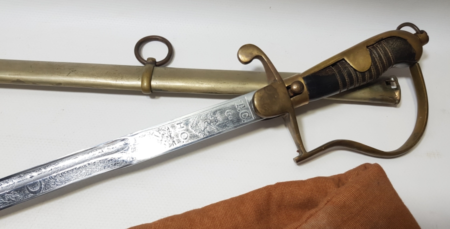 ORİJİNAL KORUMA KILIFINDA BOYNUZ SAPLI ANTİKA SUBAY KILICI