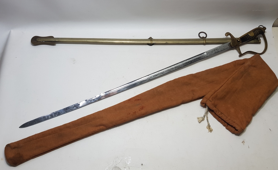 ORİJİNAL KORUMA KILIFINDA BOYNUZ SAPLI ANTİKA SUBAY KILICI