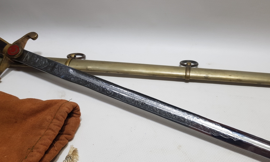 ORİJİNAL KORUMA KILIFINDA BOYNUZ SAPLI ANTİKA SUBAY KILICI