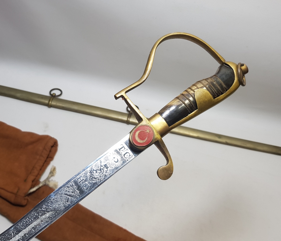 ORİJİNAL KORUMA KILIFINDA BOYNUZ SAPLI ANTİKA SUBAY KILICI