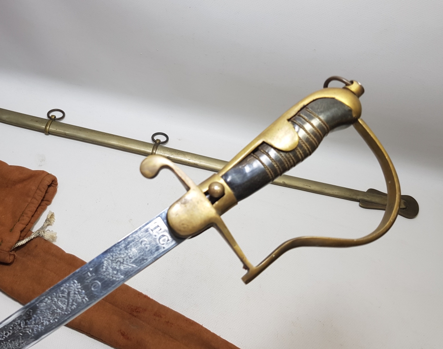 ORİJİNAL KORUMA KILIFINDA BOYNUZ SAPLI ANTİKA SUBAY KILICI