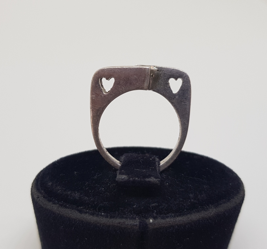 ÖZEL DİZAYN TEKTAŞ MODEL GÜMÜŞ YÜZÜK