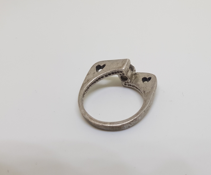 ÖZEL DİZAYN TEKTAŞ MODEL GÜMÜŞ YÜZÜK