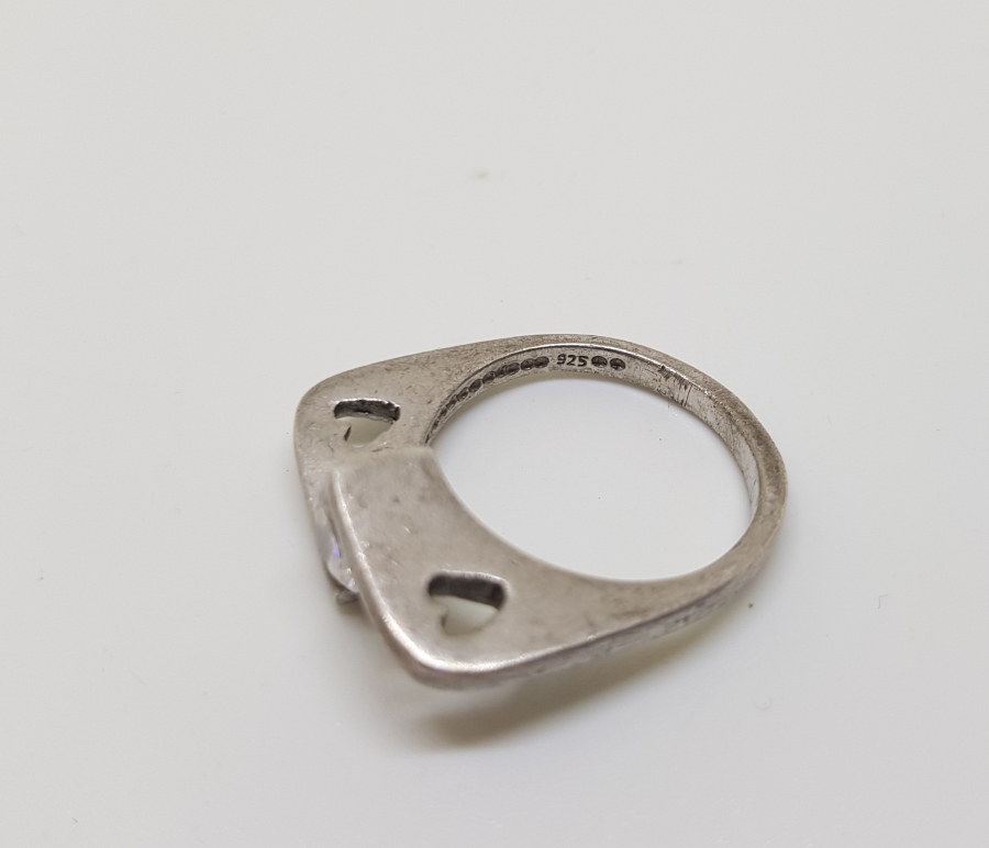 ÖZEL DİZAYN TEKTAŞ MODEL GÜMÜŞ YÜZÜK