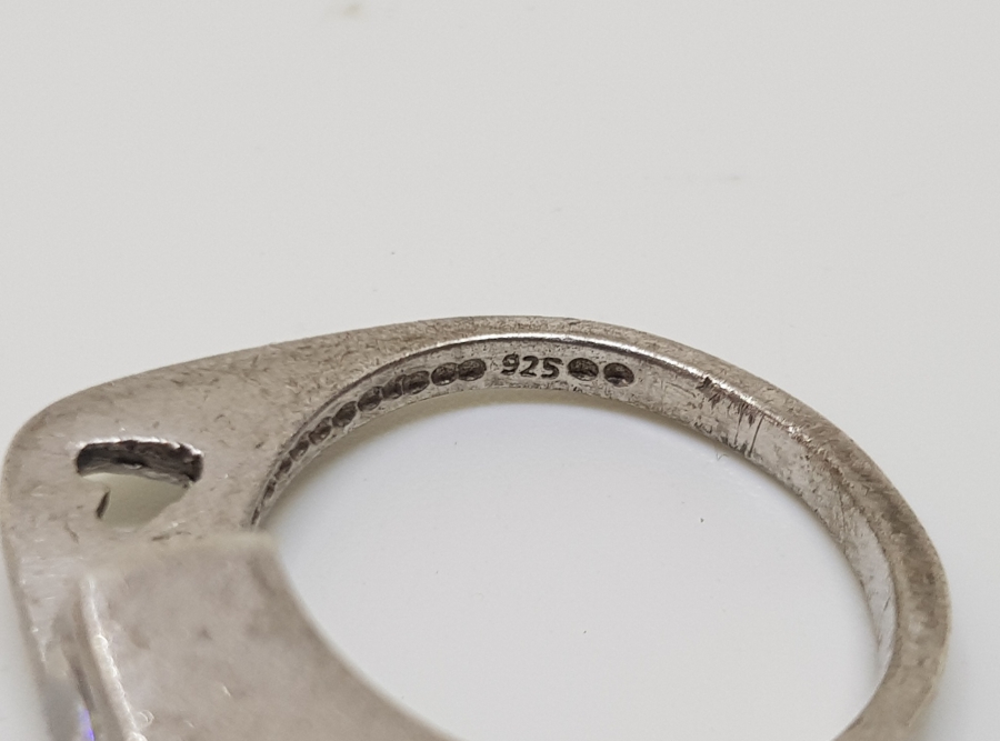 ÖZEL DİZAYN TEKTAŞ MODEL GÜMÜŞ YÜZÜK