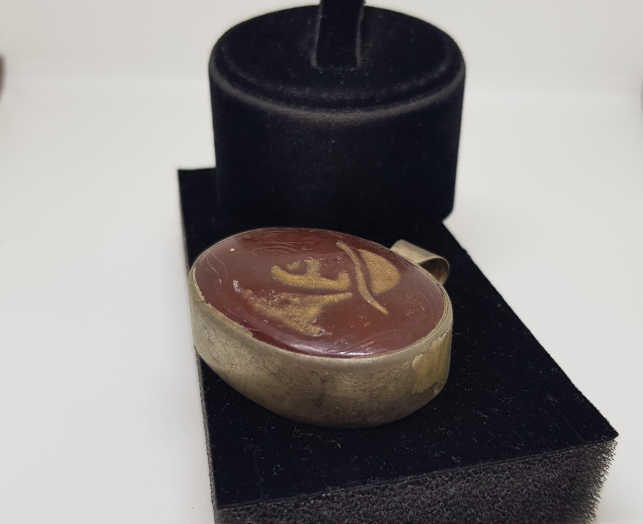 ÖZEL YAPIM GÜMÜŞ MONTÜRLÜ AVUSTURALYA ASKERİ GÖRSELLİ EL KAZIMA KOLYE UCU