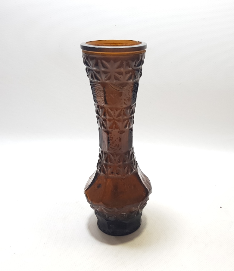 KABARTMA İŞÇİLİKLİ ANTİKA RENKLİ CAM VAZO