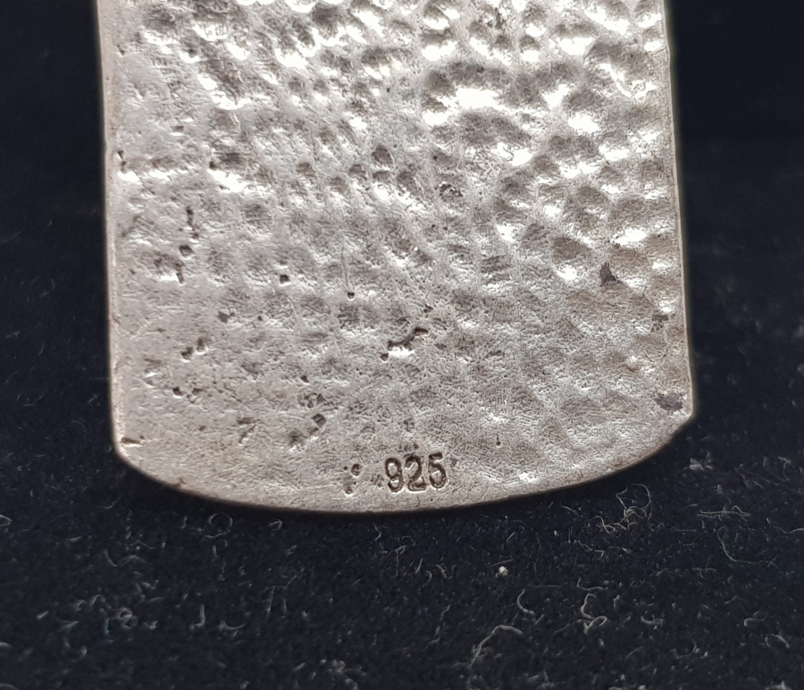 KABARTMA İŞÇİLİKLİ ASLAN BAŞLI GÜMÜŞ KOLYE UCU