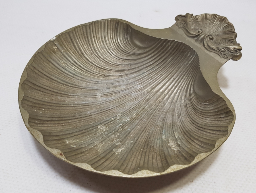 DENİZ KABUĞU FORMUNDA ANTİKA İKRAMLIK