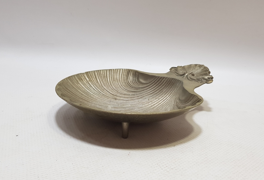 DENİZ KABUĞU FORMUNDA ANTİKA İKRAMLIK