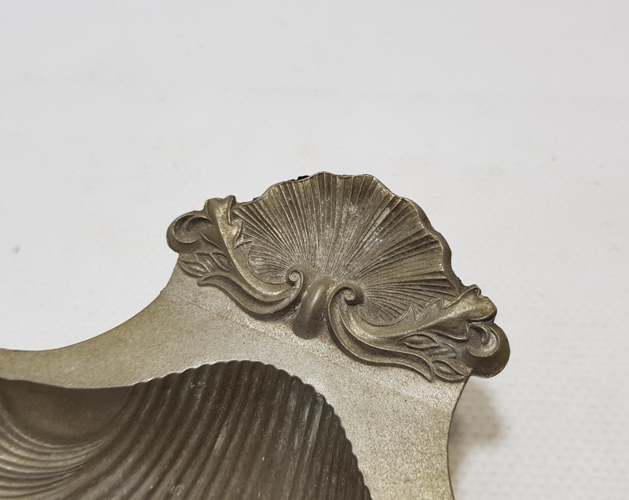 DENİZ KABUĞU FORMUNDA ANTİKA İKRAMLIK