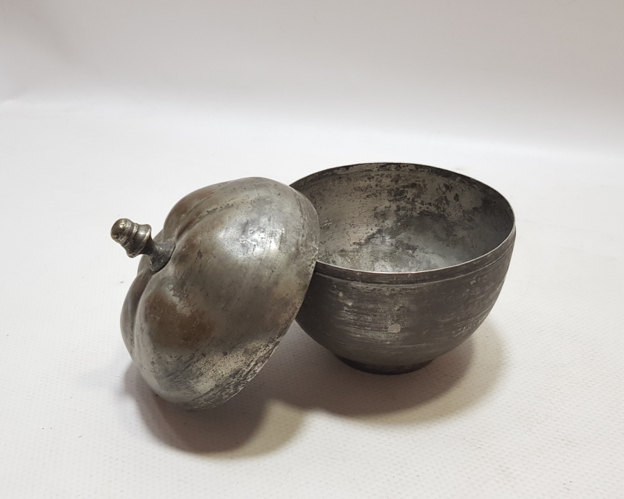 OSMANLI DÖNEMİ ÇOK NADİR KAPAKLI VE MEVLEVİ SİKKELİ TEKKE İŞİ MAYALIK