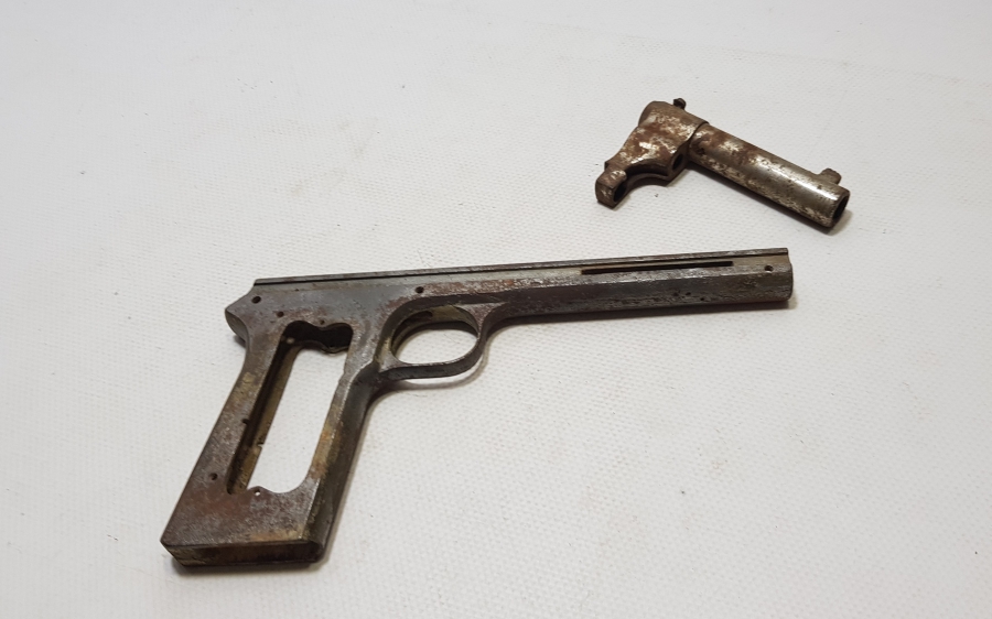 İKİ ADET ANTİKA TABANCA PARÇASI