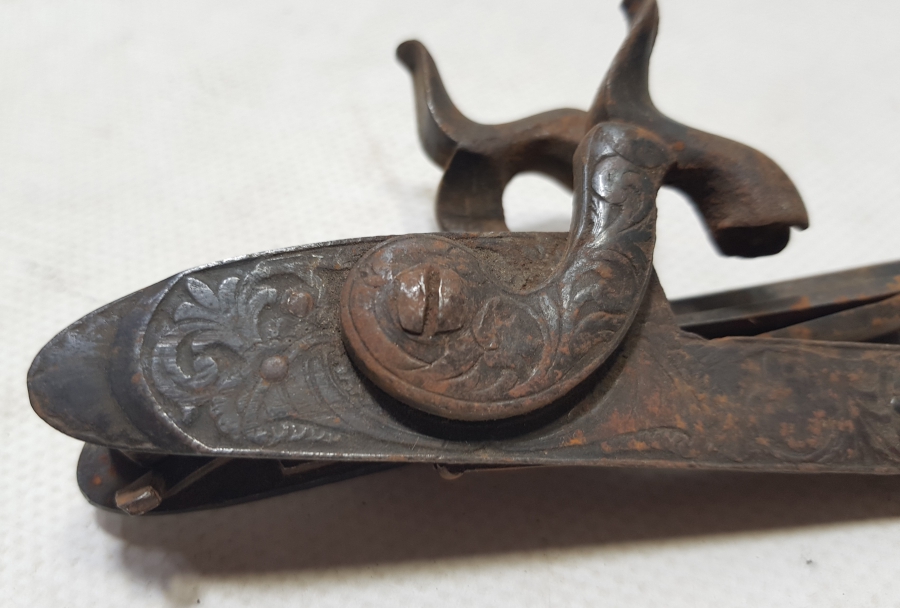 ÜZERİ KABARTMA İŞÇİLİKLİ OSMANLI DÖNEMİ ÇİFT TÜFEK HOROZU