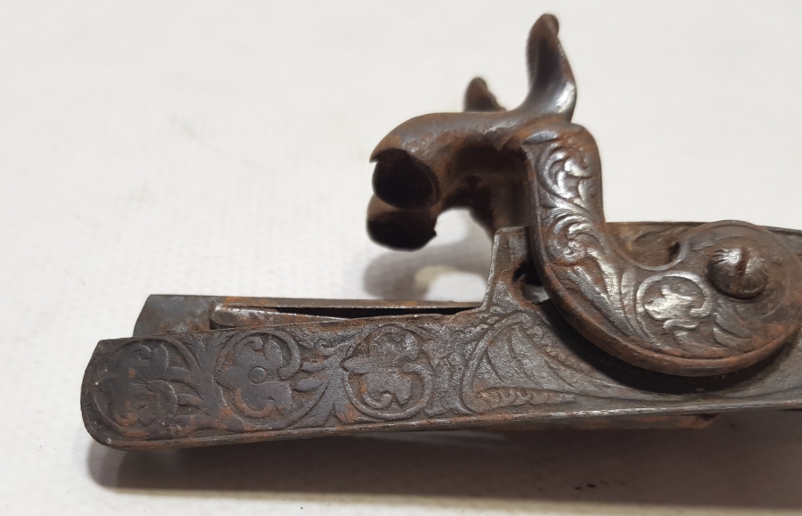 ÜZERİ KABARTMA İŞÇİLİKLİ OSMANLI DÖNEMİ ÇİFT TÜFEK HOROZU