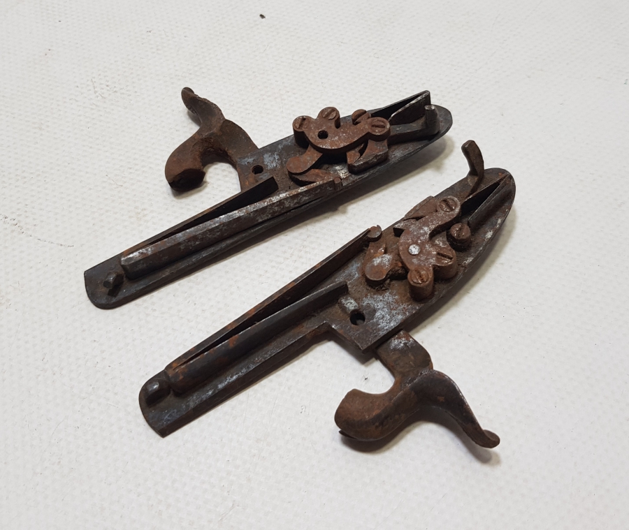 ÜZERİ KABARTMA İŞÇİLİKLİ OSMANLI DÖNEMİ ÇİFT TÜFEK HOROZU