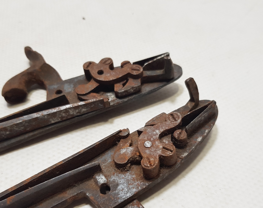 ÜZERİ KABARTMA İŞÇİLİKLİ OSMANLI DÖNEMİ ÇİFT TÜFEK HOROZU