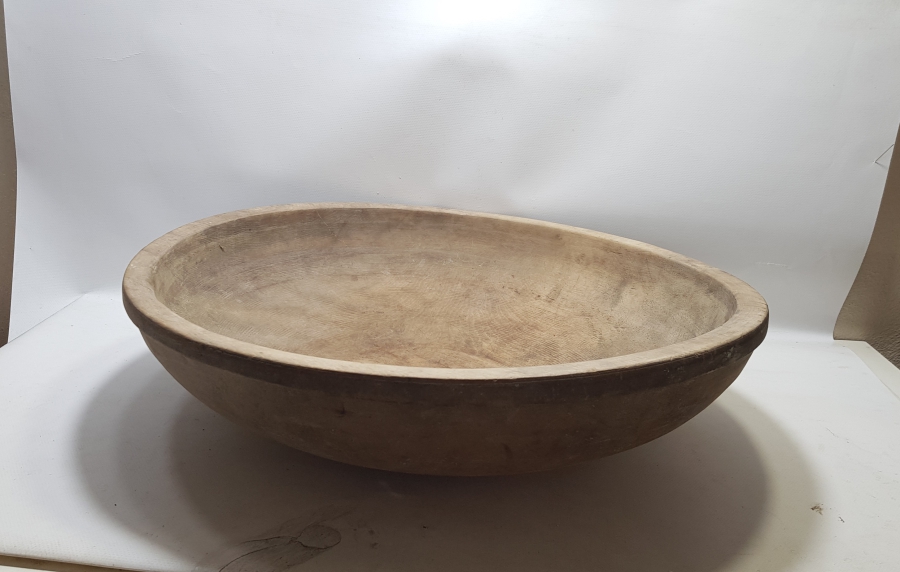 OSMANLI DÖNEMİ DEV BOYDA YEKPARE EL OYMA İŞÇİLİKLİ HAMUR TEKNESİ