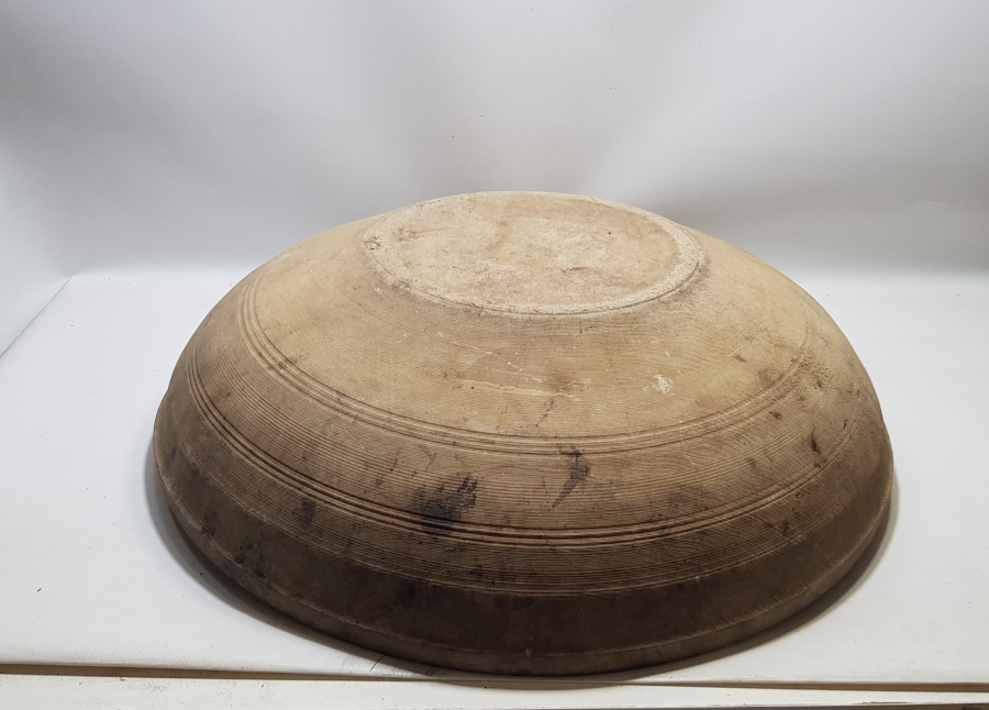 OSMANLI DÖNEMİ DEV BOYDA YEKPARE EL OYMA İŞÇİLİKLİ HAMUR TEKNESİ