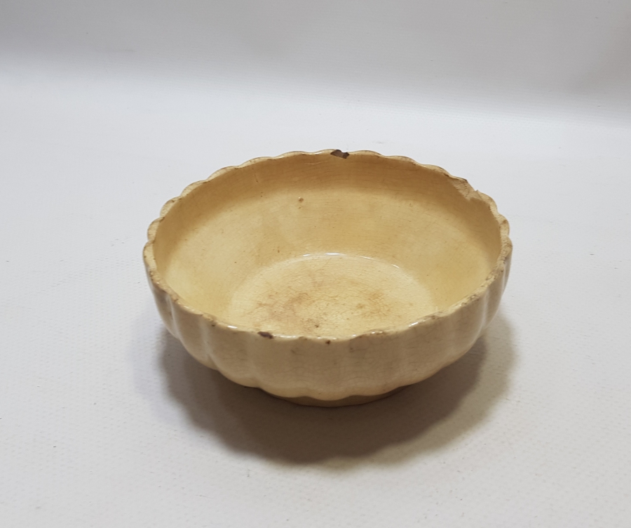 NADİR RENKTE OSMANLI DÖNEMİ BÜYÜK BOY LEVANTEN PORSELEN KASE