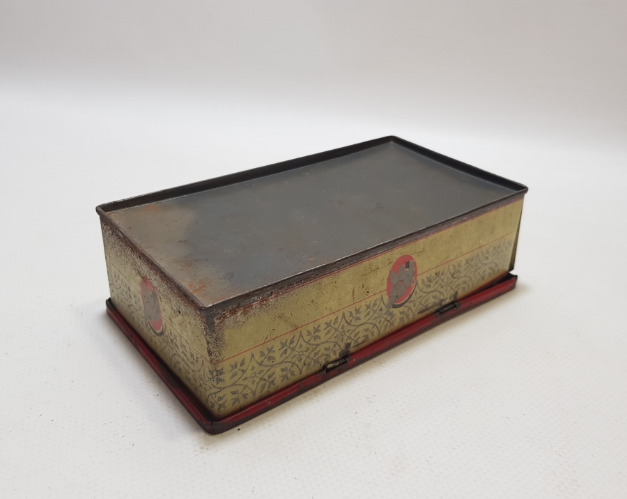 TÜRKAN ŞORAY GÖRSELLİ ANTİKA TENEKE CİKLET KUTUSU