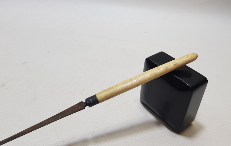 OSMANLI DÖNEMİ KEMİK SAPLI ÇOK NADİR ÇERKES ÇİZME ŞİŞİ