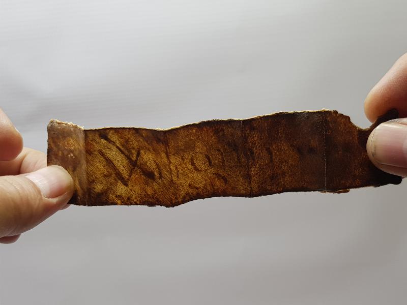 DERİ KILIFI İÇİNDE İBRANİCE EL YAZMA TILSIM DUASI BULUNAN ÇOK NADİR HAMAYIL