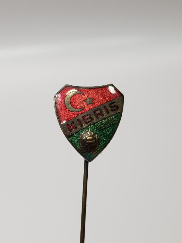 1955 KIBRIS YAZILI ÇOK NADİR ROZET