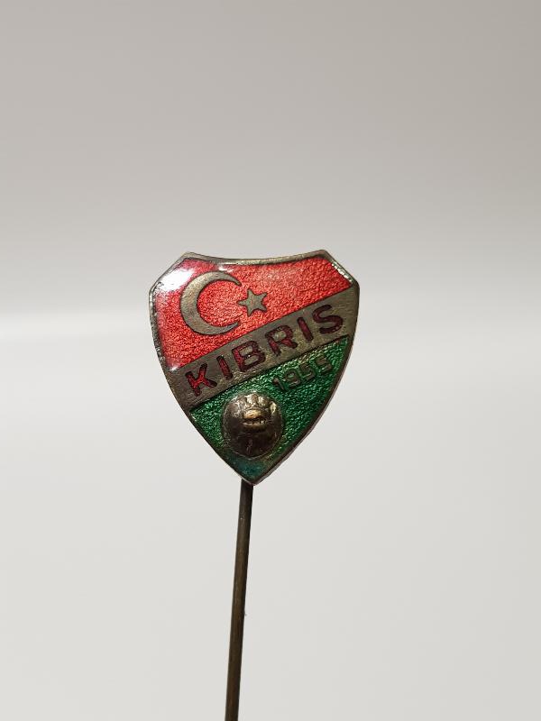 1955 KIBRIS YAZILI ÇOK NADİR ROZET