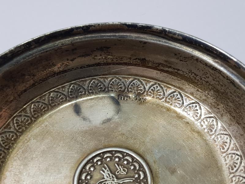 ORTASI TUĞRALI GÜMÜŞ KINA TASI