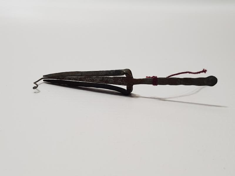 ŞAMAN KÜLTÜRÜ: ESKİ TÜRK MÜZİK ALETİ - GUBUZ - TEMİR KOMUZ